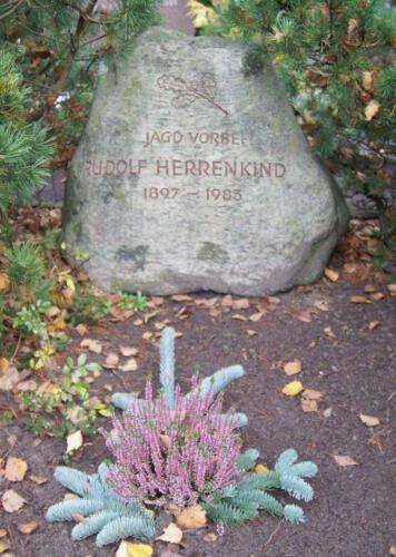 Grabstein auf dem Friedhof in Bordesholm